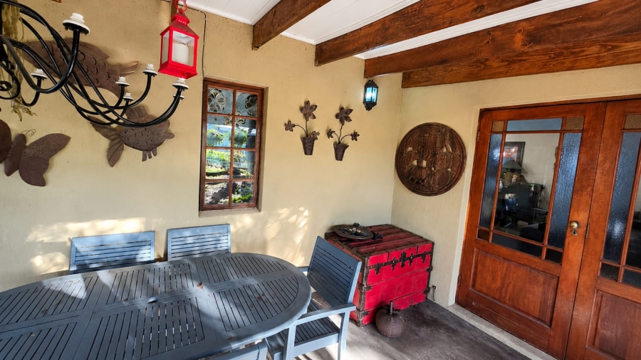 5 Bedroom Property for Sale in Stilbaai Wes Western Cape